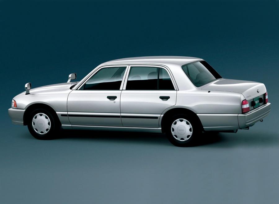  Nissan Crew 1993 года  (фото 3 из 3)